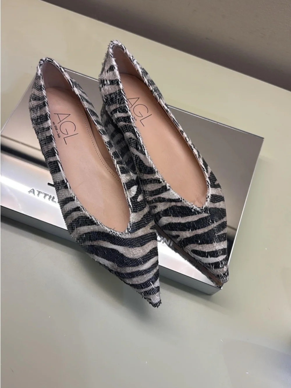 AGL Zebra-Print made in italy Pointed Toe Flats in Black and White NWT